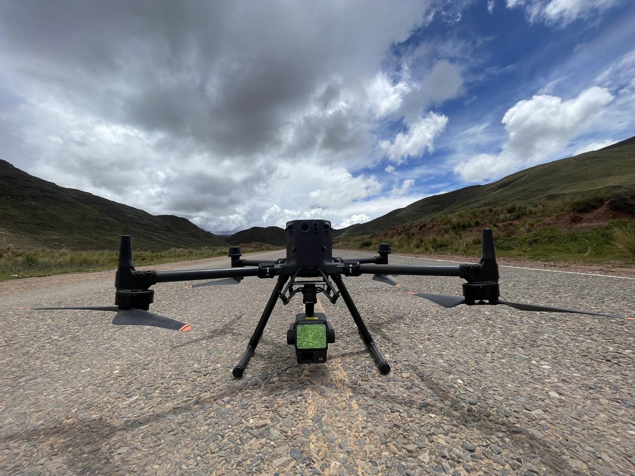 Plataforma LiDAR DJI Matrice 350 RTK en campo